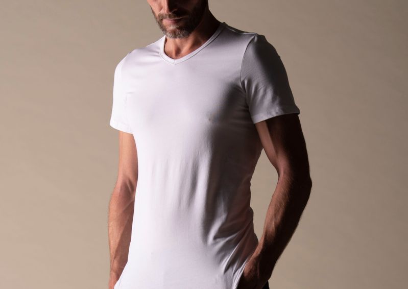 Fitted V-neck Spandex T-shirt